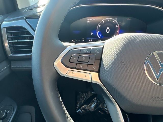2025 Volkswagen Taos SE photo 24