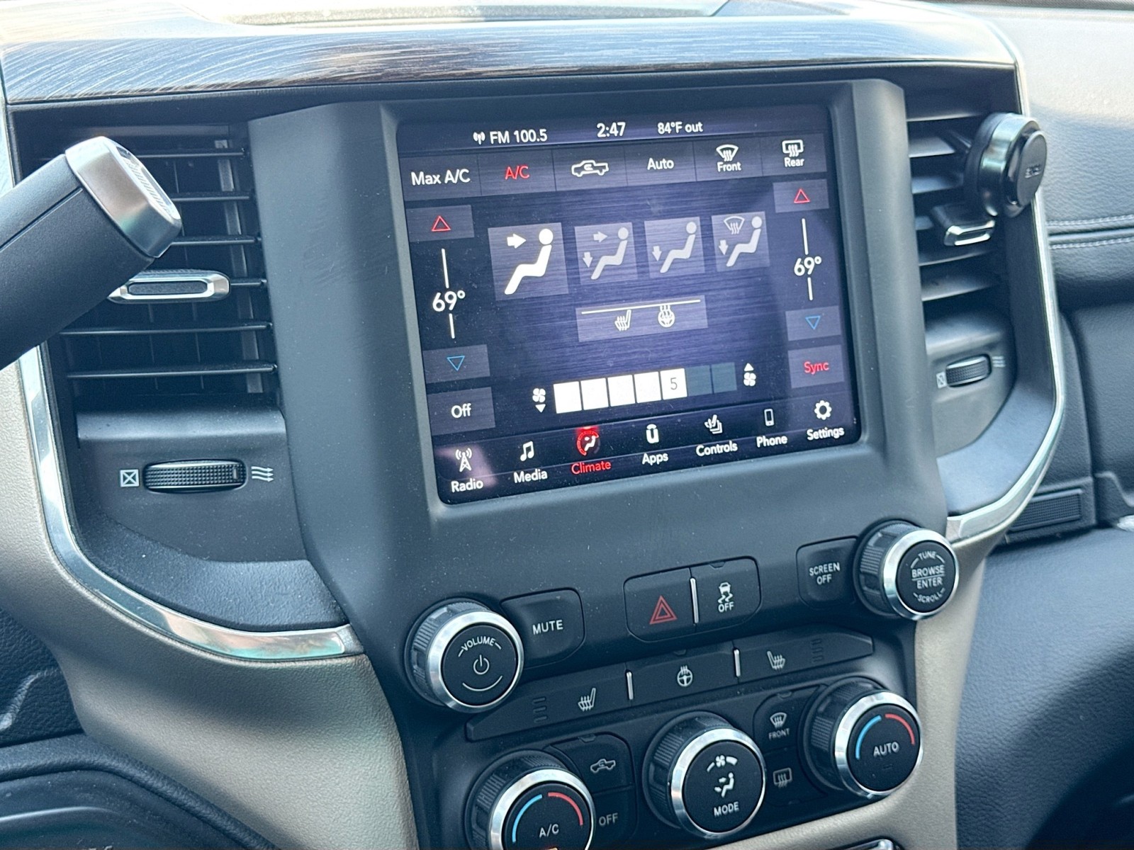 2021 Ram 2500 Laramie photo 15
