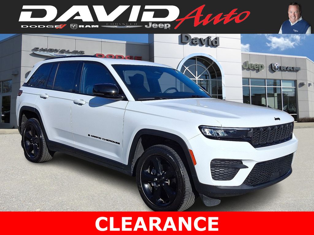 2023 Jeep Grand Cherokee Altitude's photo