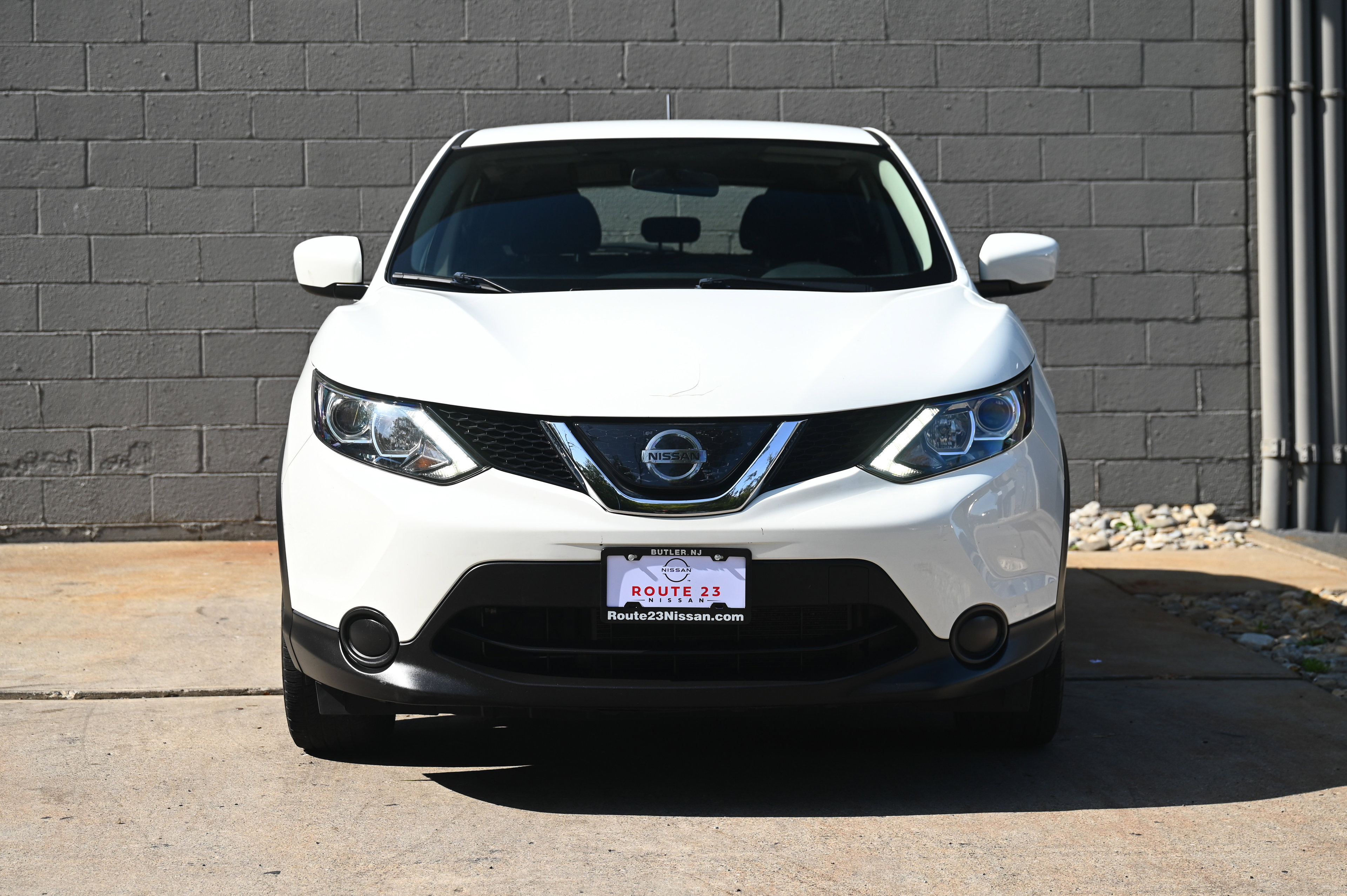2019 Nissan Rogue Sport S photo 2