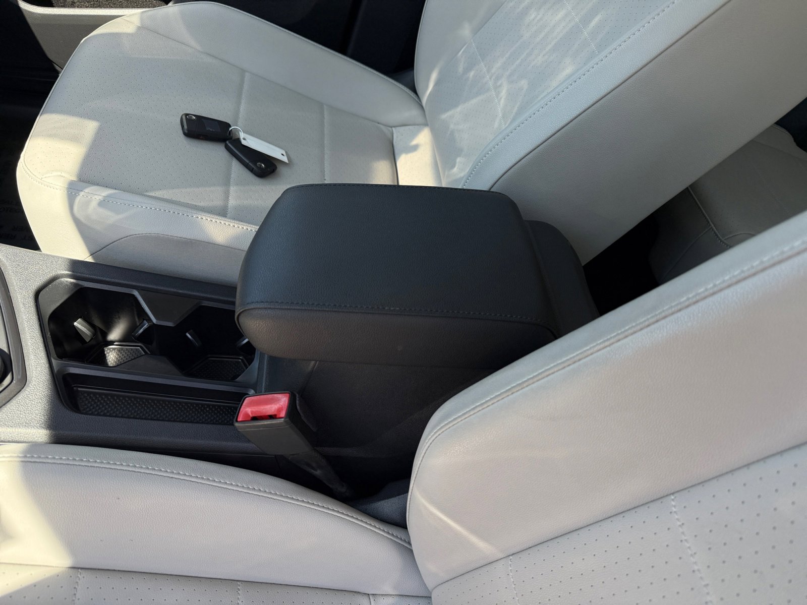 2020 Volkswagen Tiguan SEL photo 13