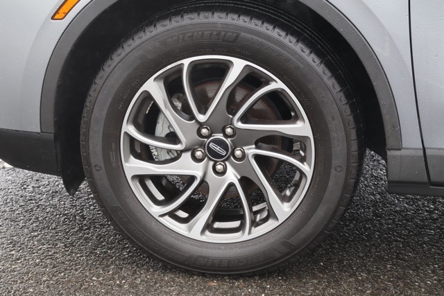 2022 Lincoln Corsair Standard photo 10