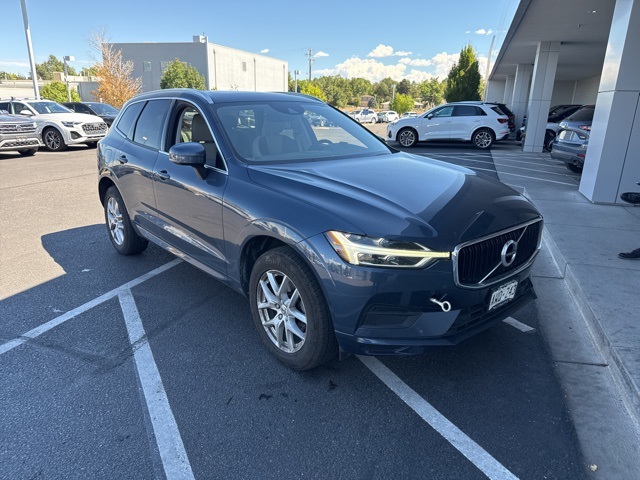 2020 Volvo XC60 T5 Momentum photo 2