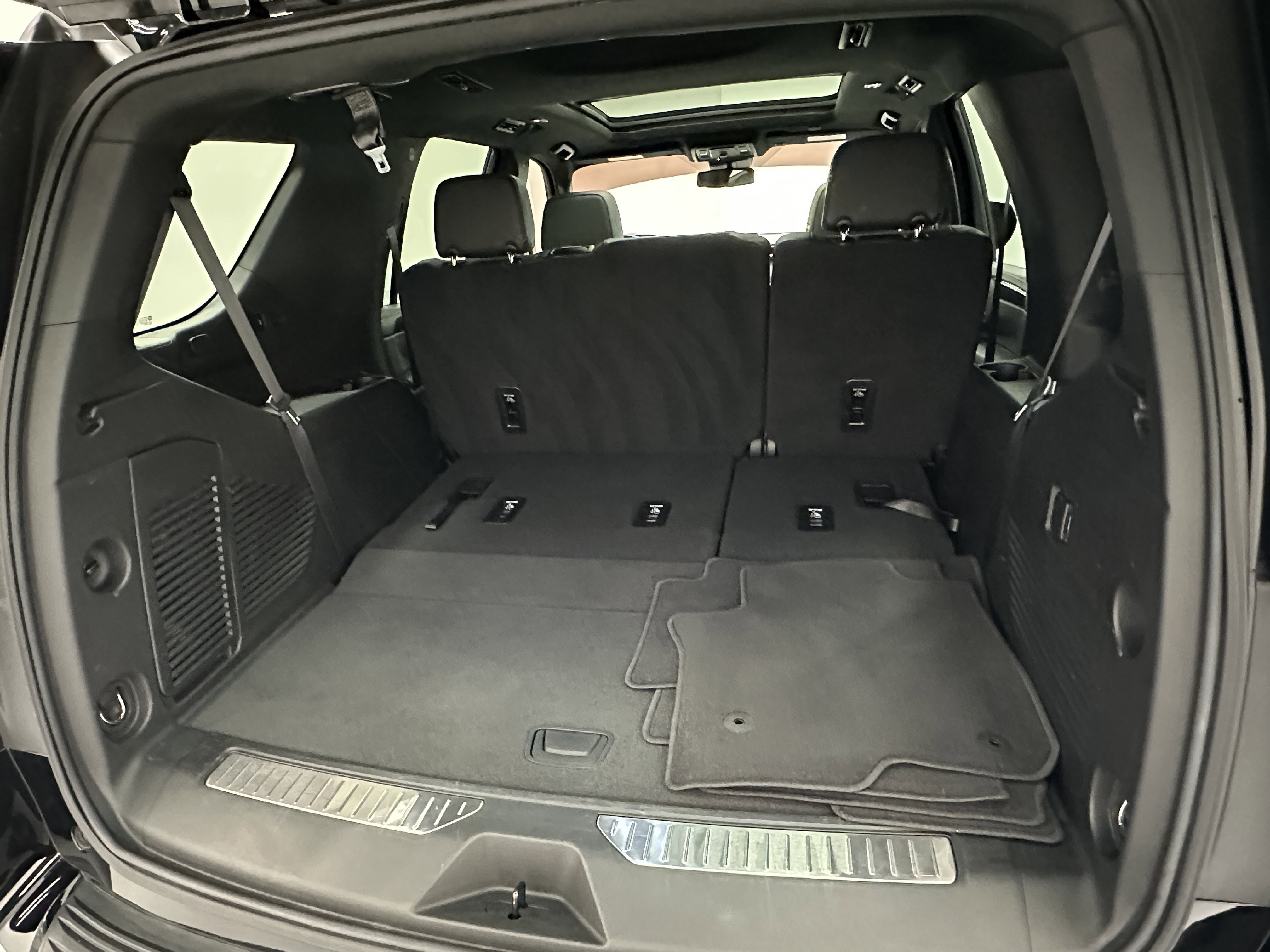 2023 Chevrolet Tahoe RST photo 9