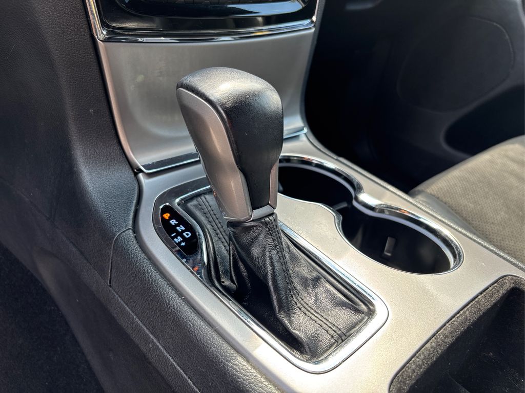 2021 Jeep Grand Cherokee Laredo X photo 31