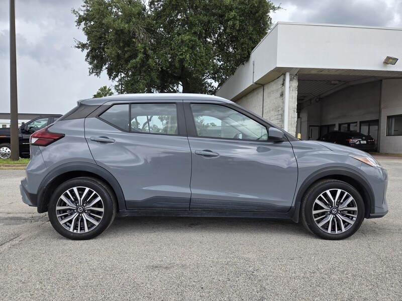 2021 Nissan Kicks SV photo 8