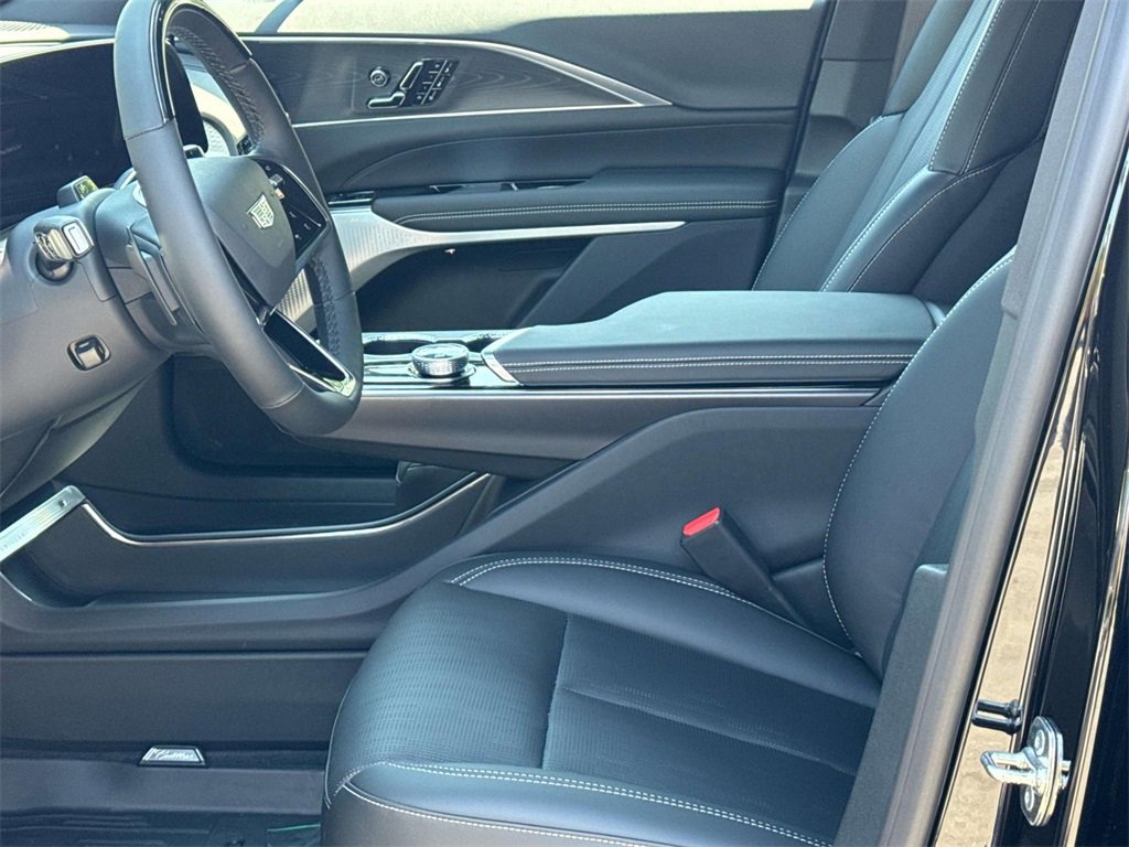 2026 Cadillac Lyriq Luxury photo 7