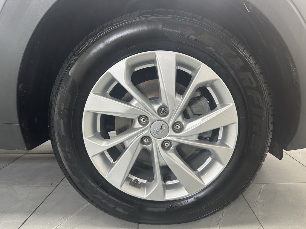 2019 Hyundai Tucson SE photo 13