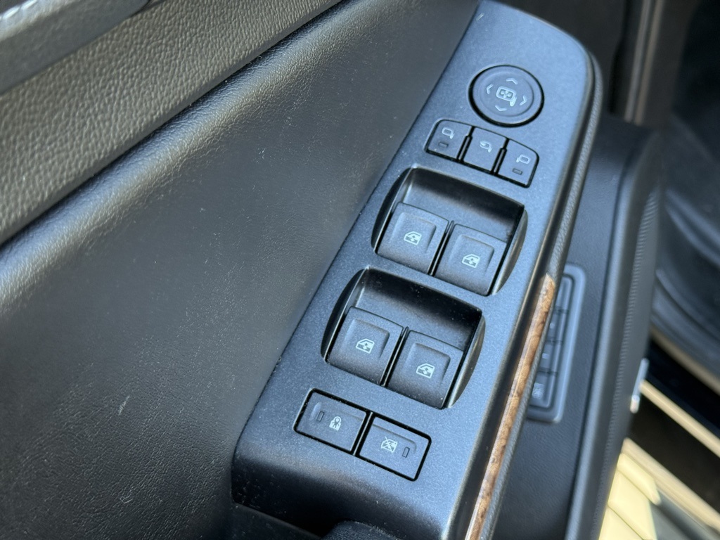 2015 Chevrolet Tahoe LTZ photo 14