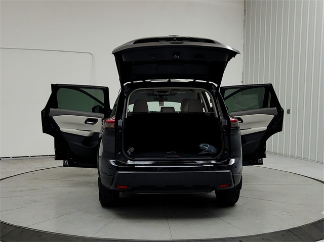 2025 Nissan Rogue SV photo 14