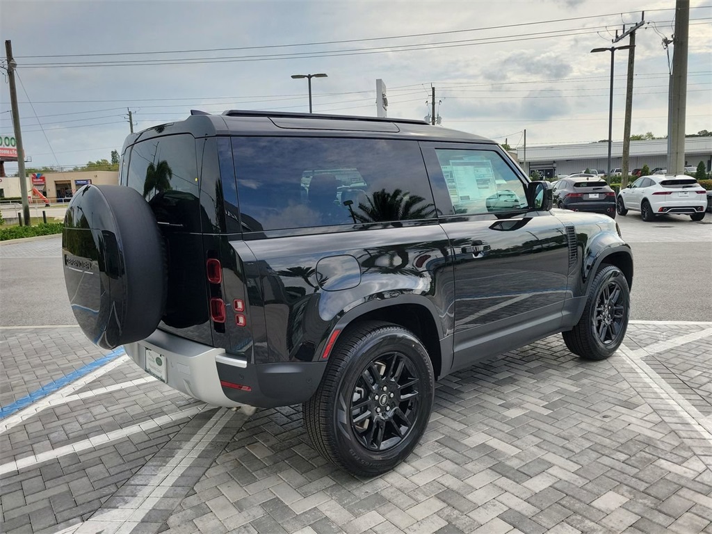 2025 Land Rover Defender 90 S photo 5