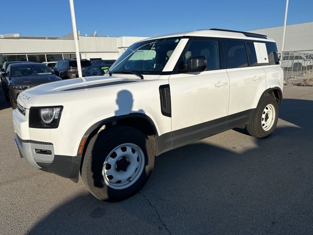 2023 Land Rover Defender Standard's photo