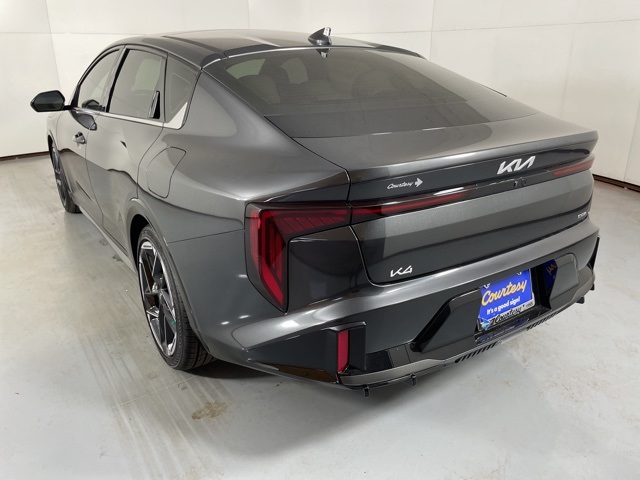 2025 Kia K4 GT-Line photo 4