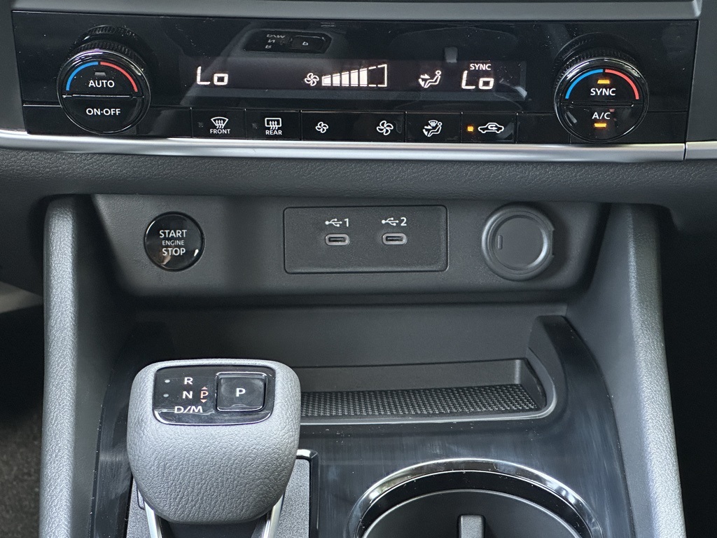 2026 Nissan Rogue SV photo 22