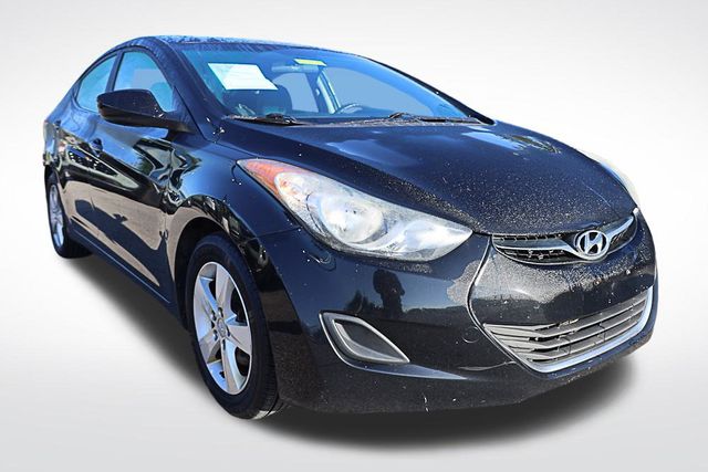 2013 Hyundai Elantra GLS photo 2