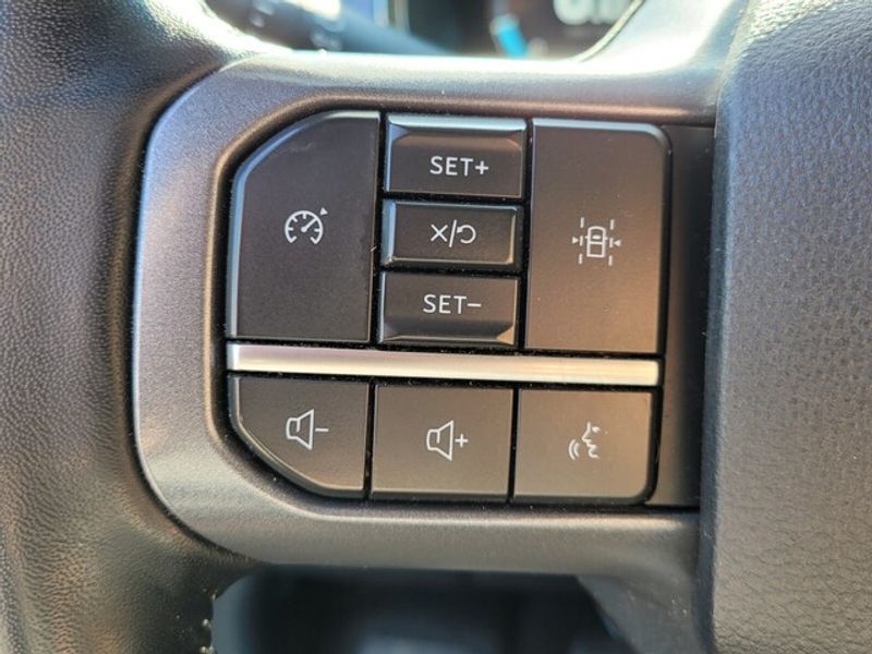 2023 Ford F-150 Lariat photo 24