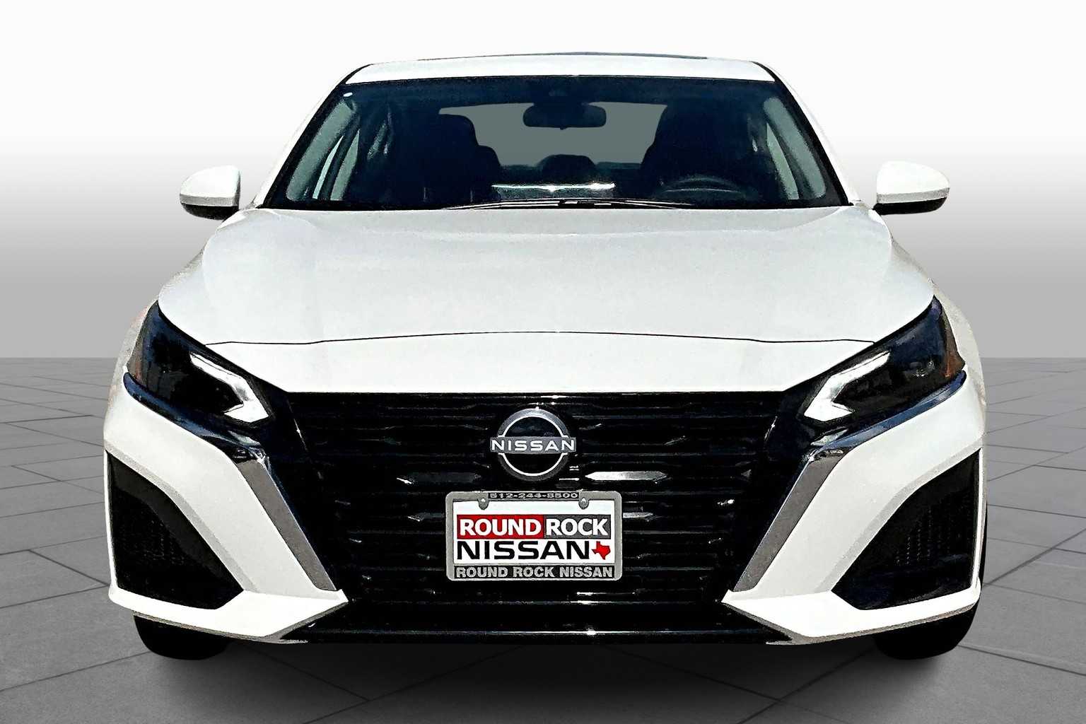 2025 Nissan Altima SV photo 3