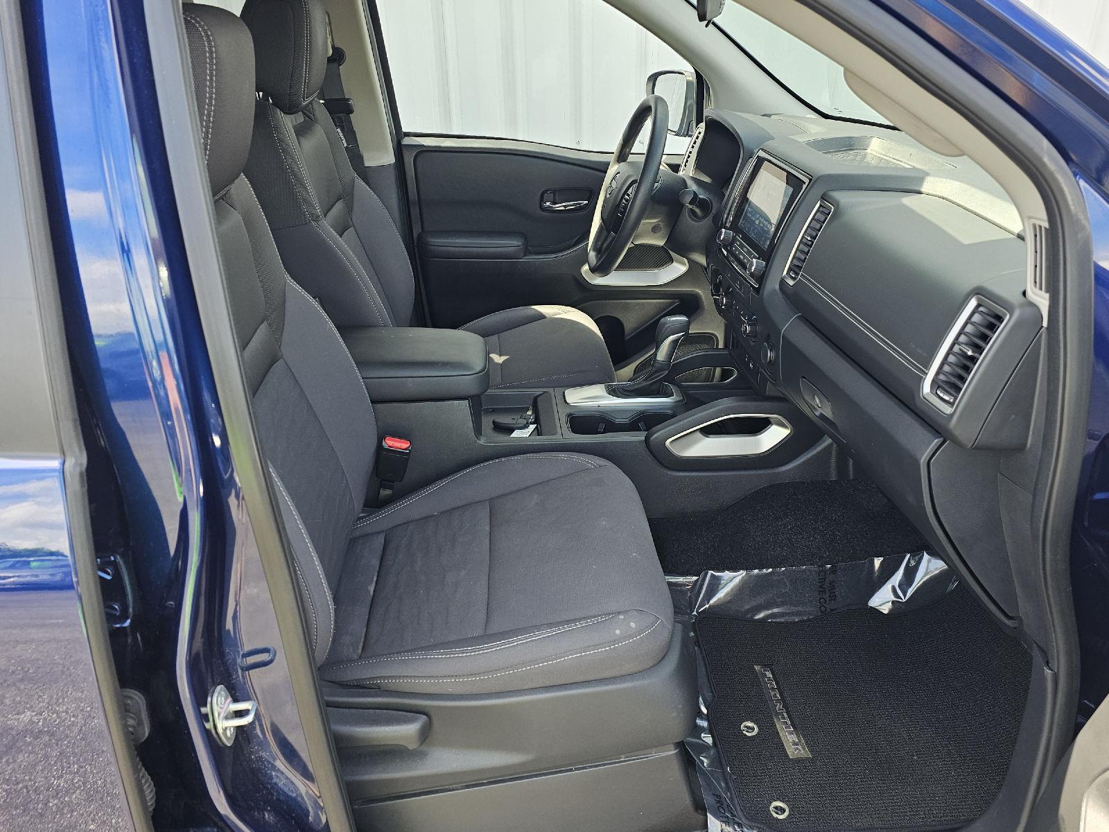 2022 Nissan Frontier SV photo 12