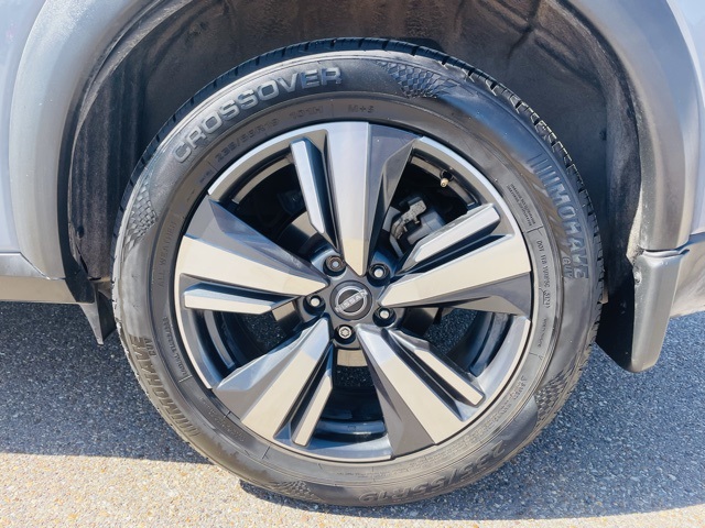 2023 Nissan Rogue SL photo 4