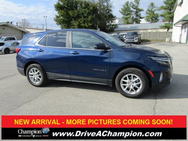 2022 Chevrolet Equinox LT photo 3