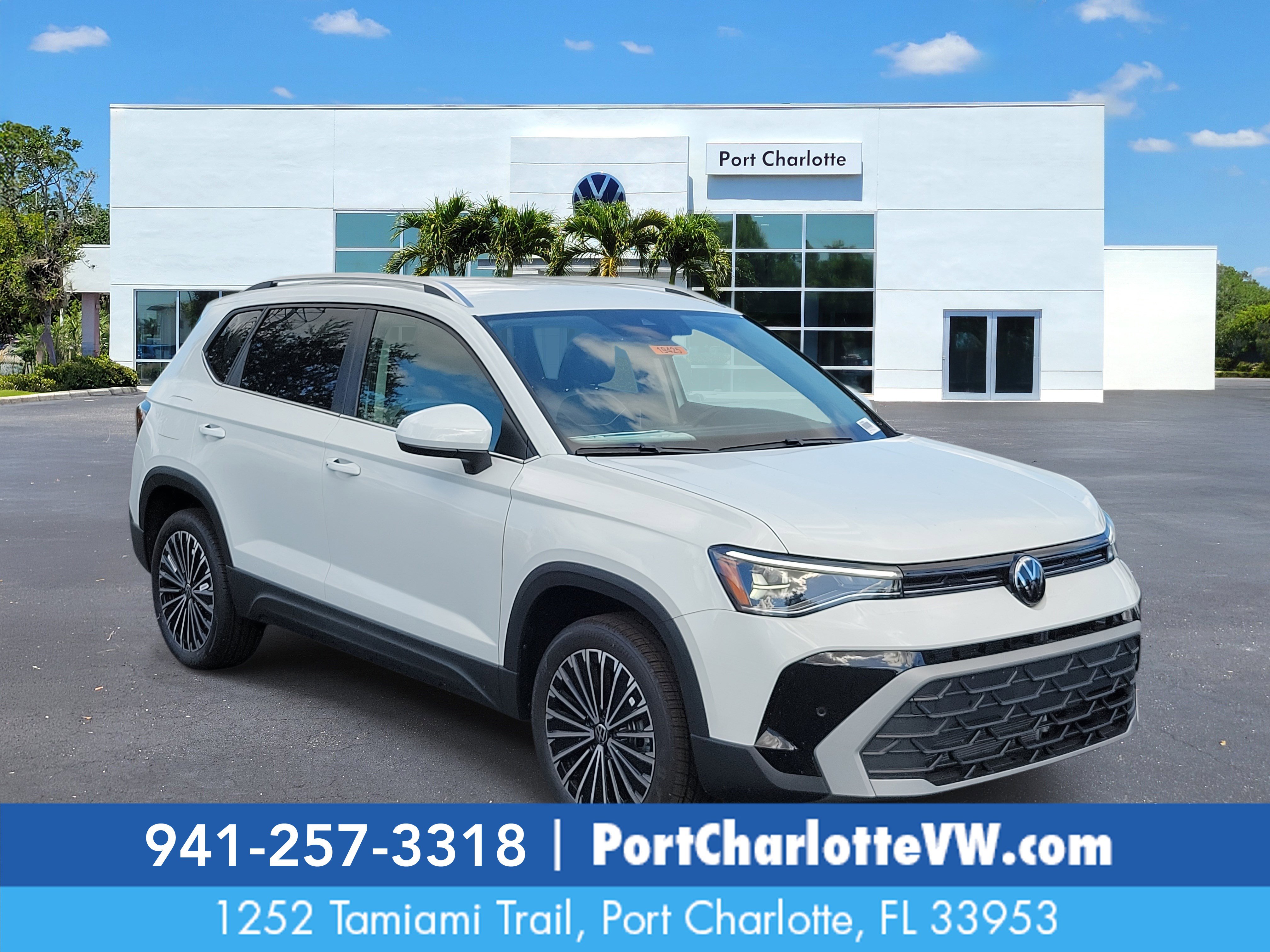 2025 Volkswagen Taos SE's photo