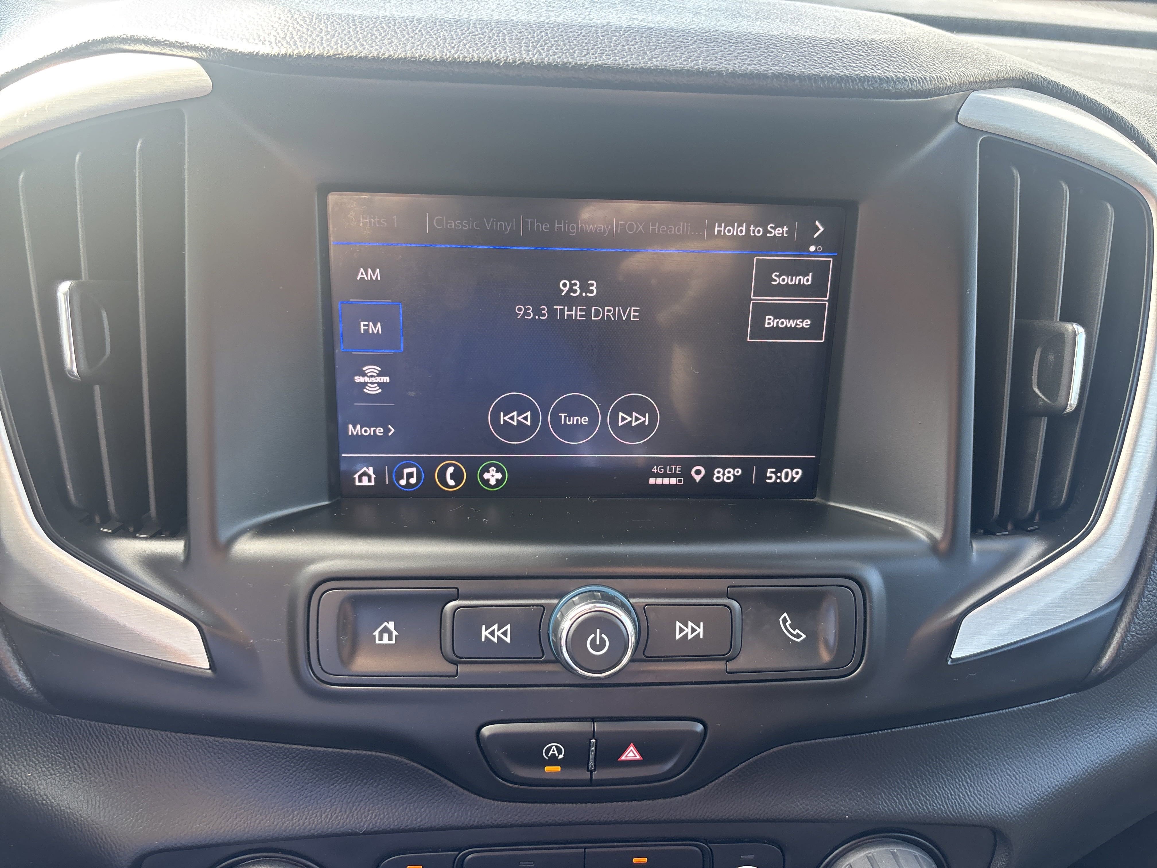 2023 Gmc Terrain SLE photo 4