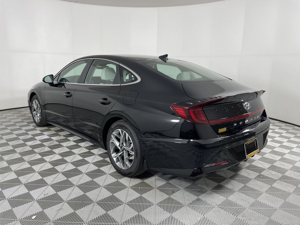 2025 Hyundai Venue Limited photo 4