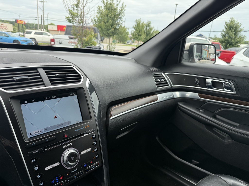 2017 Ford Explorer Limited photo 16