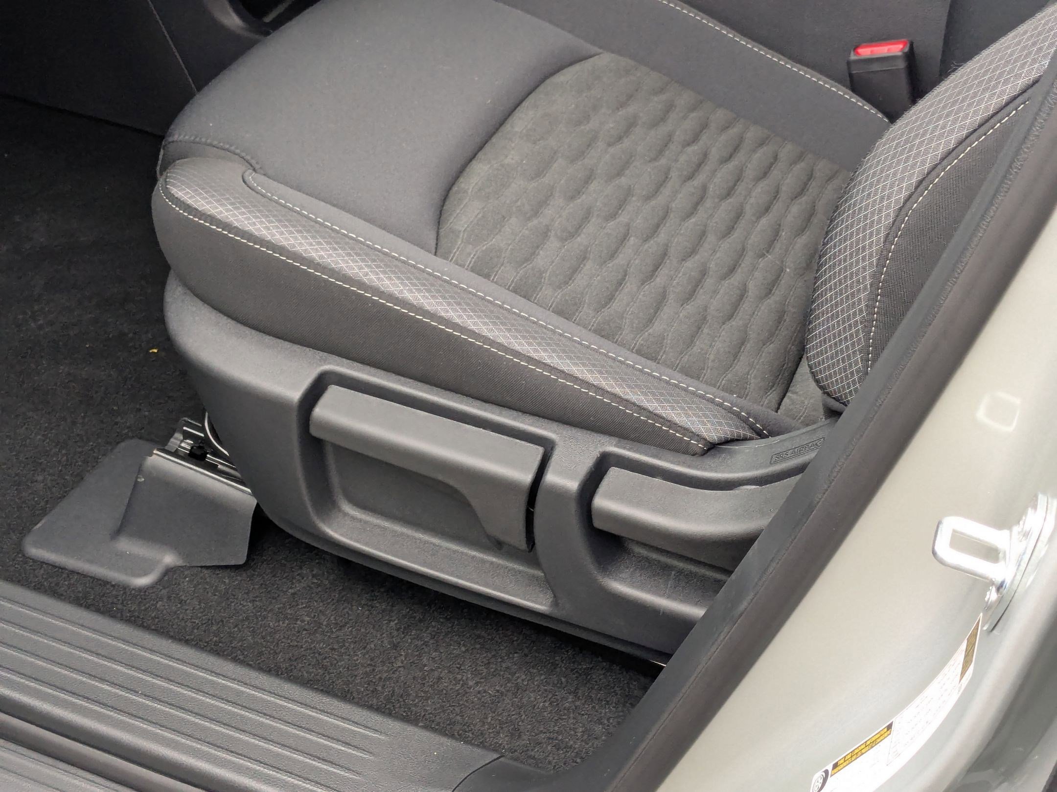 2025 Nissan Pathfinder S photo 3