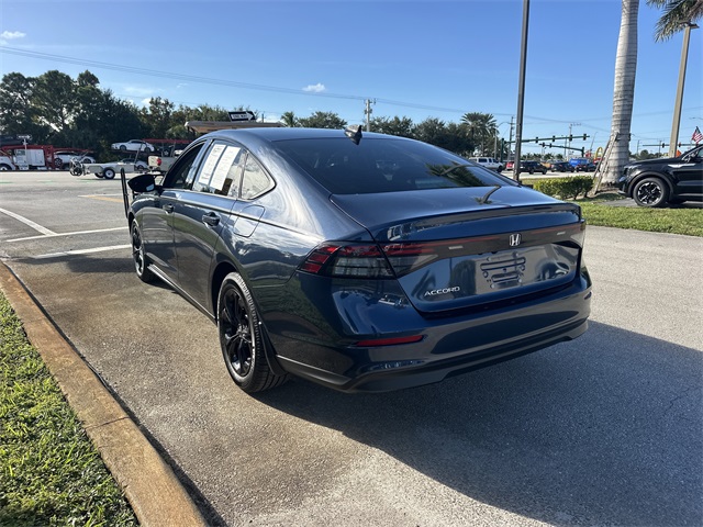2025 Honda Accord SE photo 4