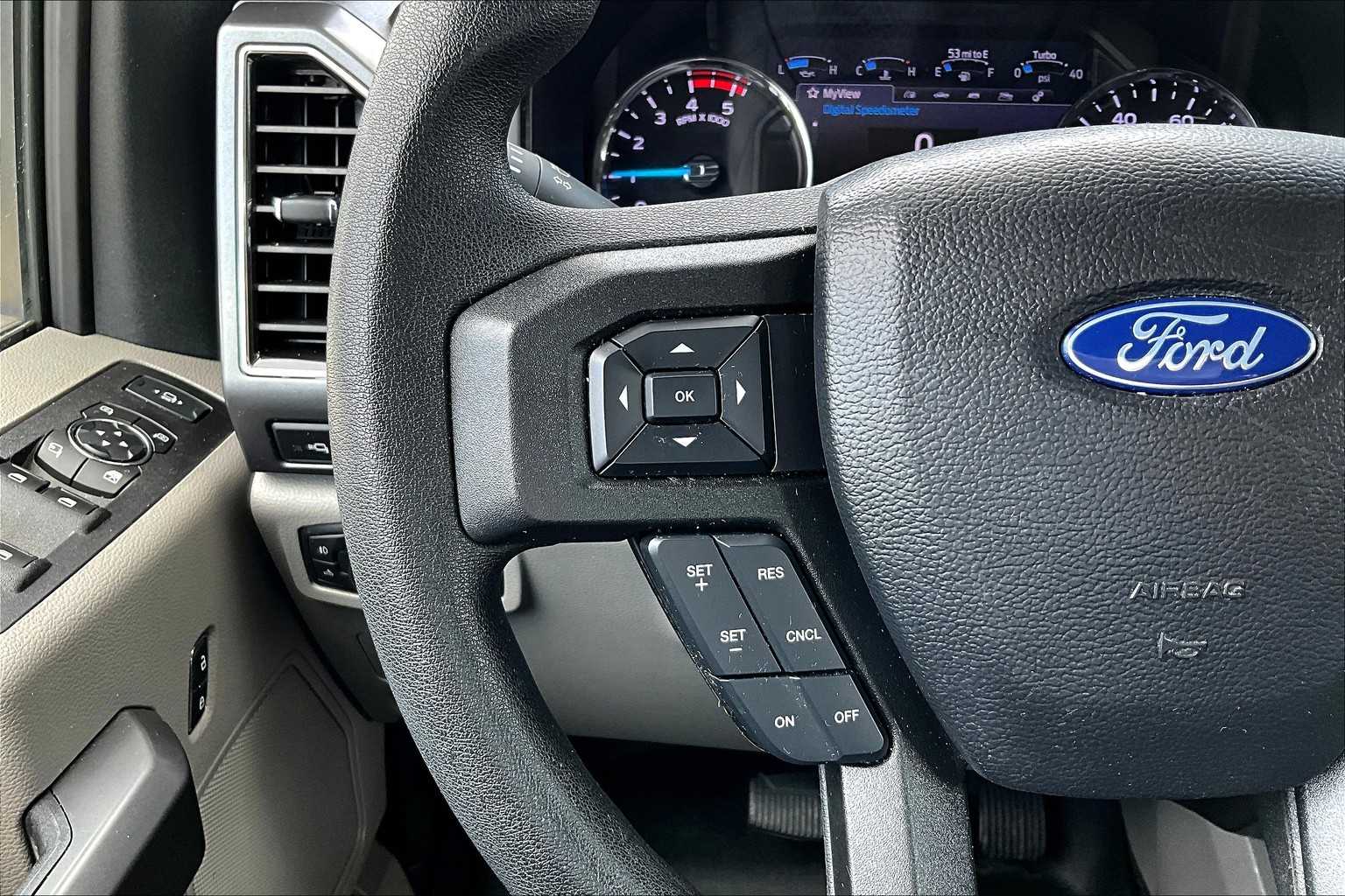 2020 Ford F-250 XLT photo 20