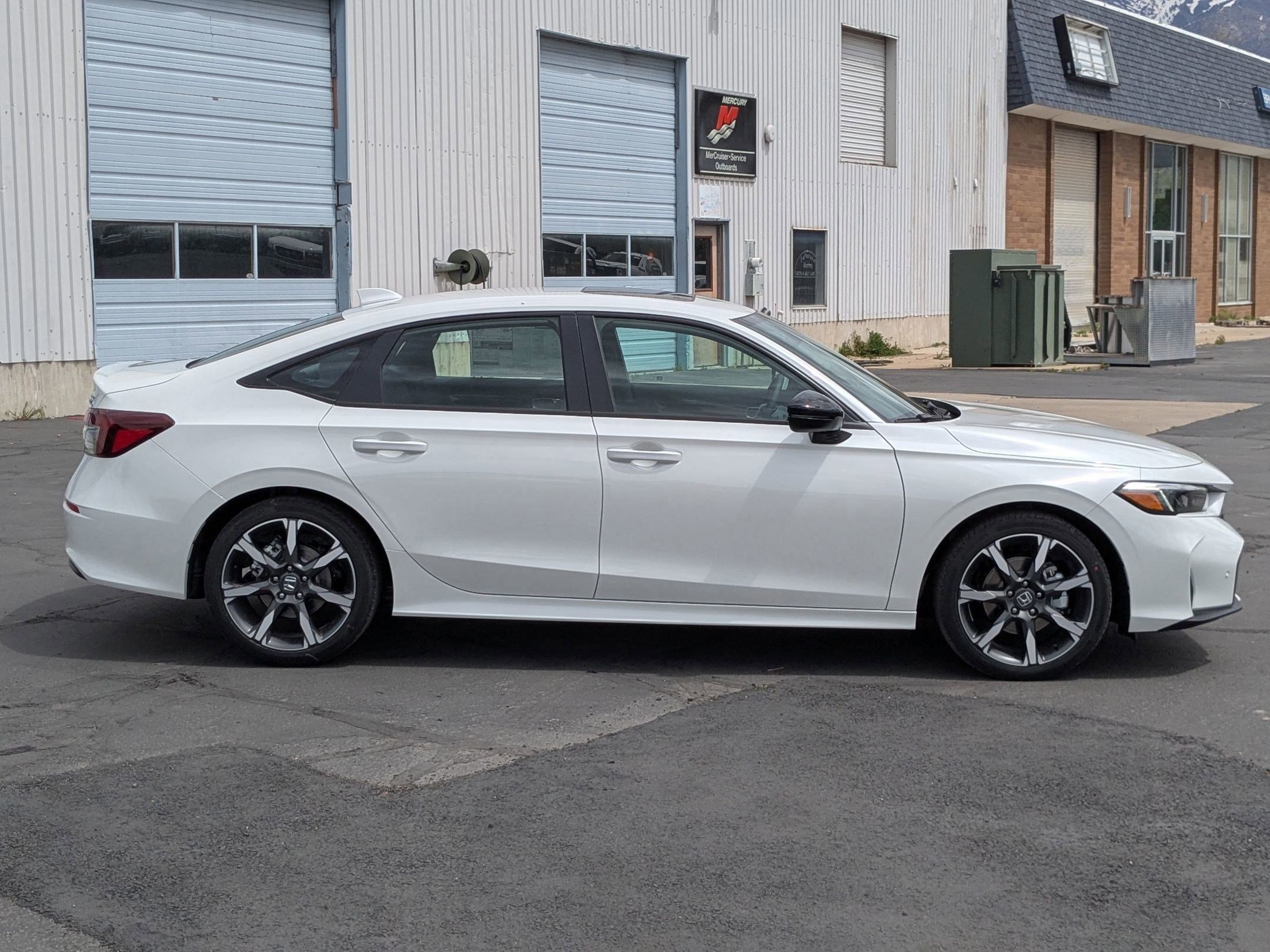 2025 Honda Civic Hybrid Sport Touring photo 2