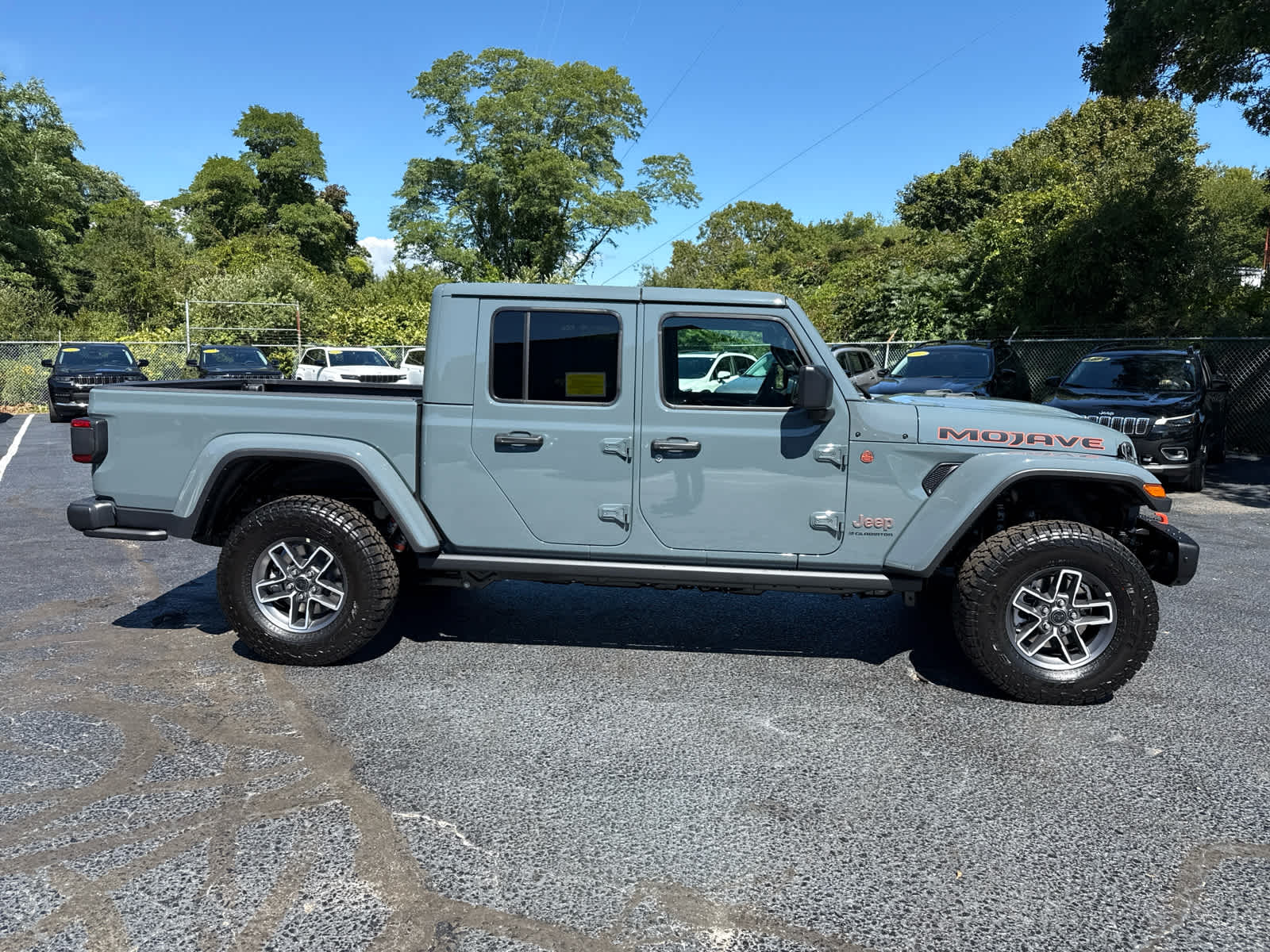 2025 Jeep Gladiator Mojave photo 2