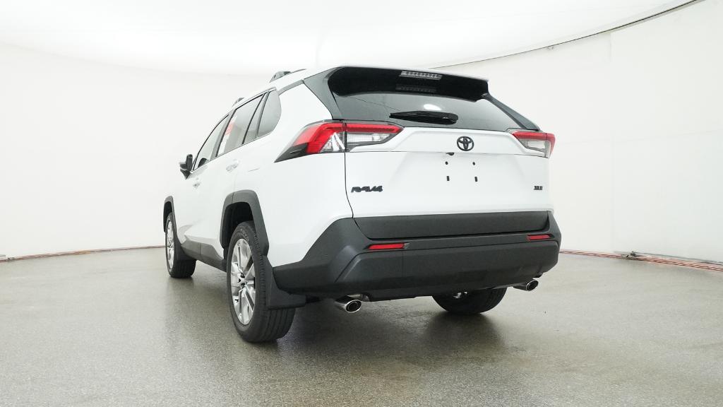 2025 Toyota RAV4 XLE Premium photo 15