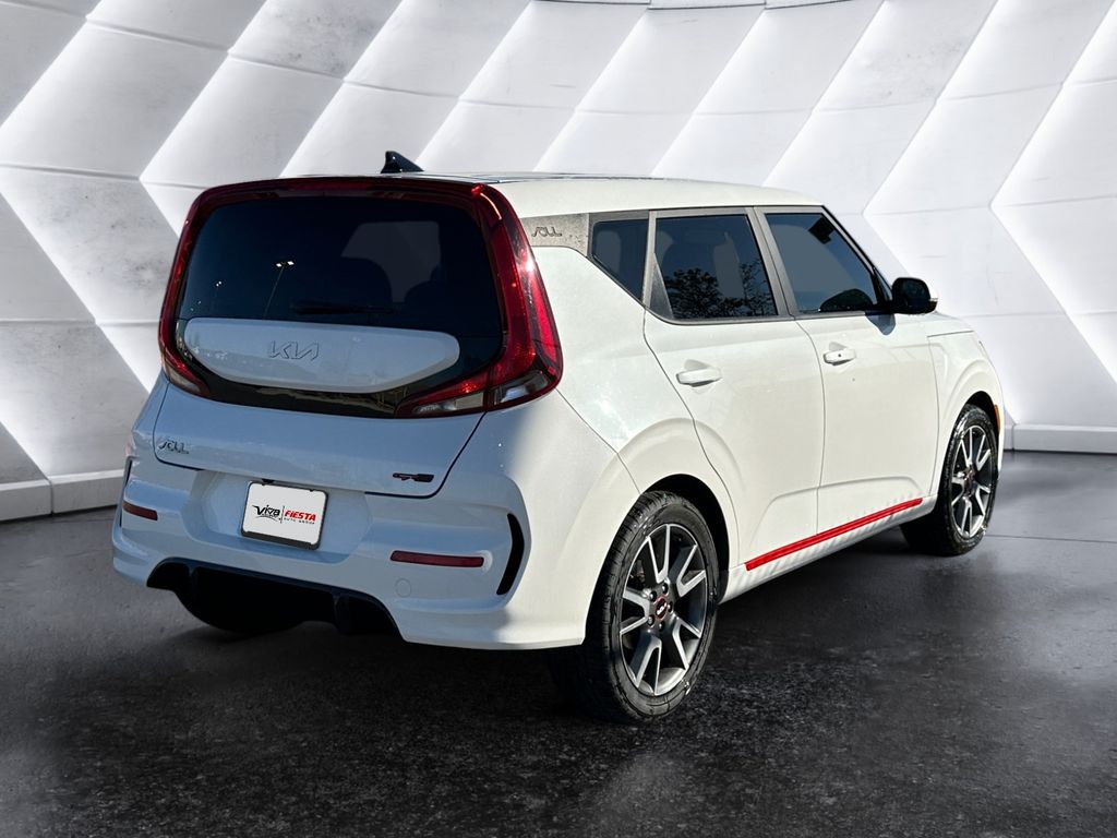 2022 Kia Soul GT-Line photo 3