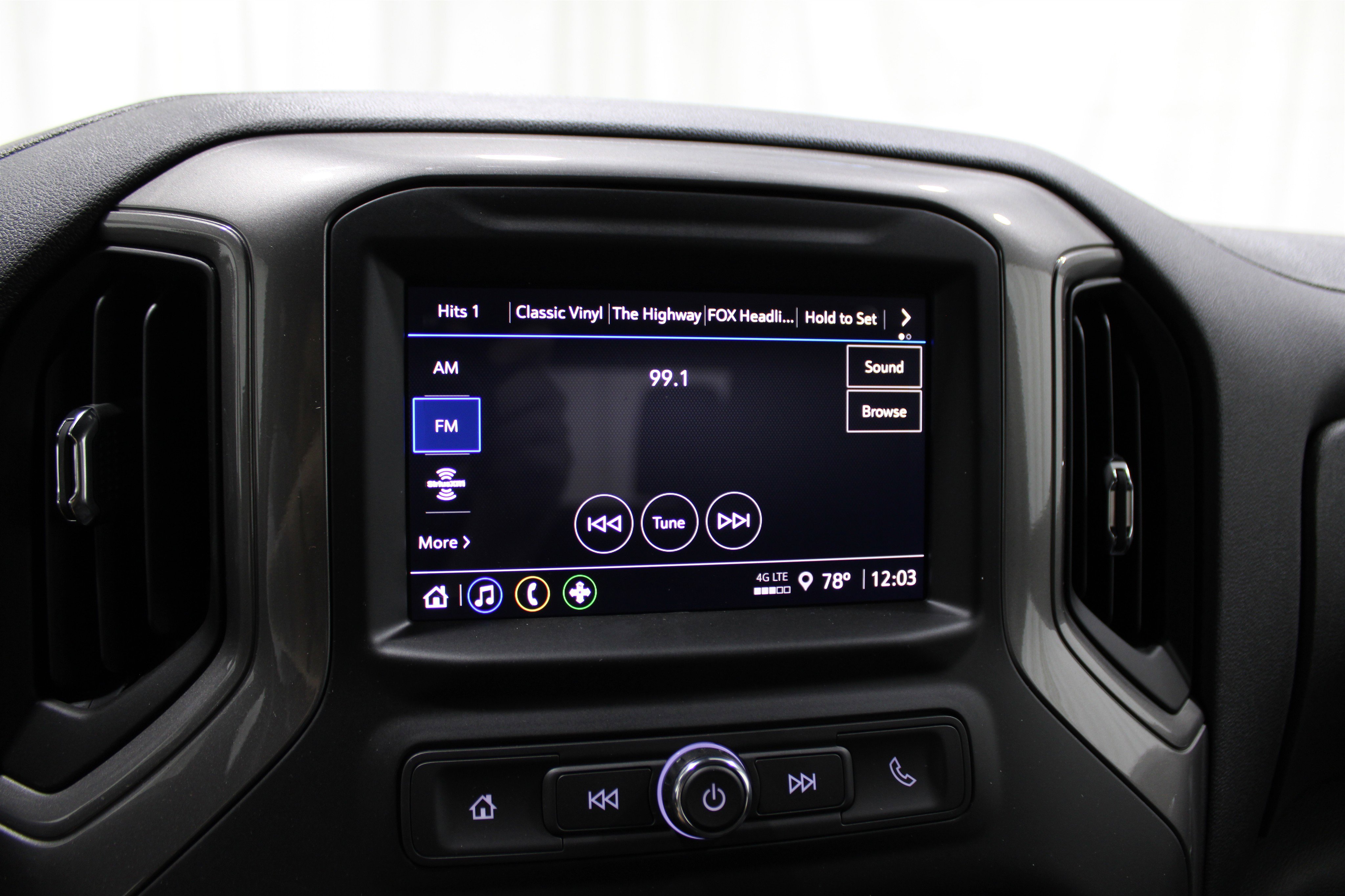 2026 Chevrolet Silverado 1500 Custom Trail Boss photo 10