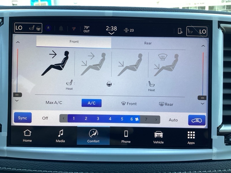 2025 Chrysler Pacifica photo 38