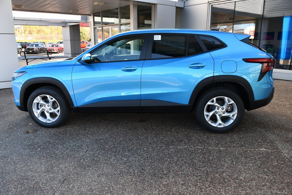 2026 Chevrolet Trax LS photo 3