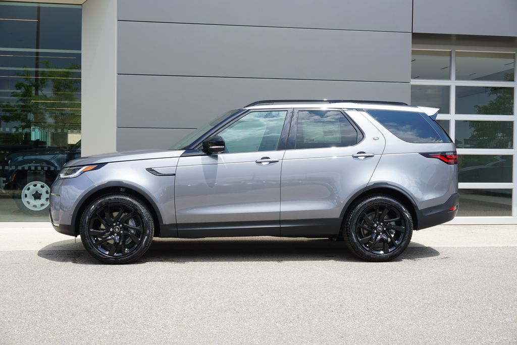 2025 Land Rover Discovery S photo 8