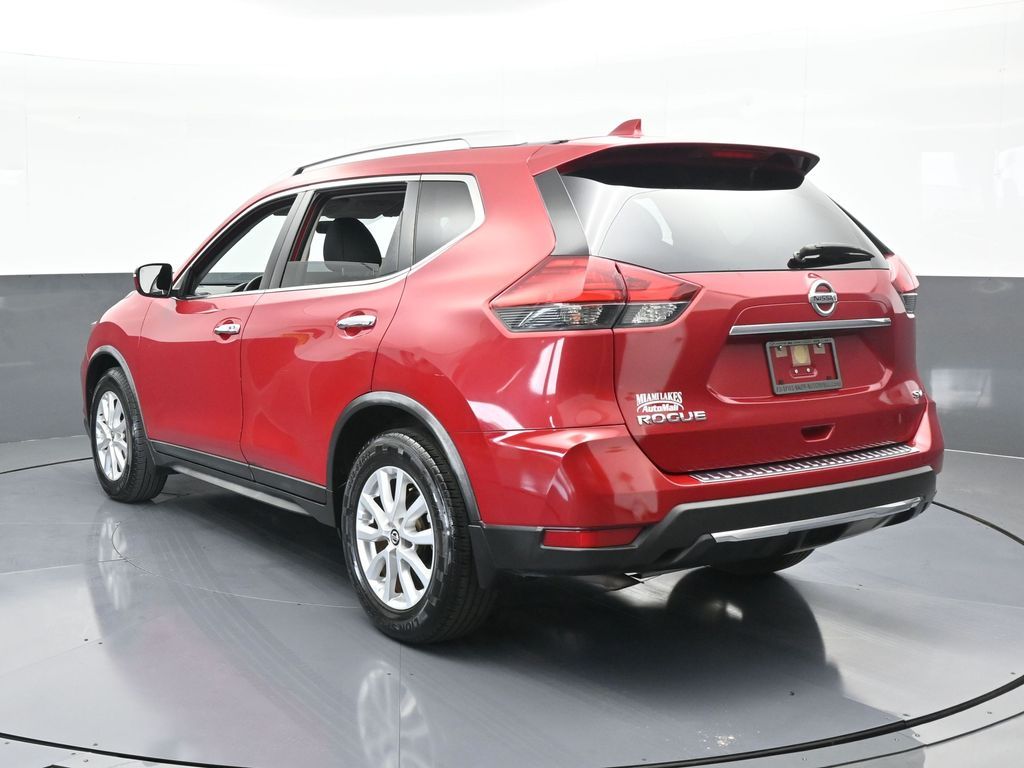 2017 Nissan Rogue SV photo 4