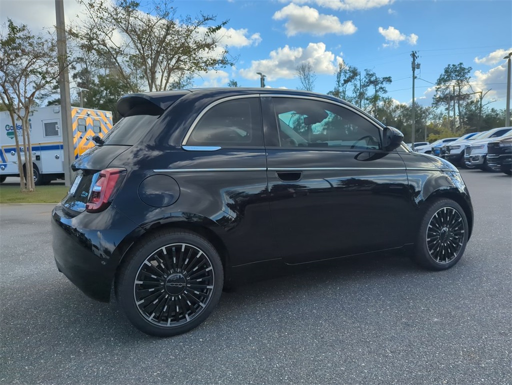 2024 Fiat 500e photo 4