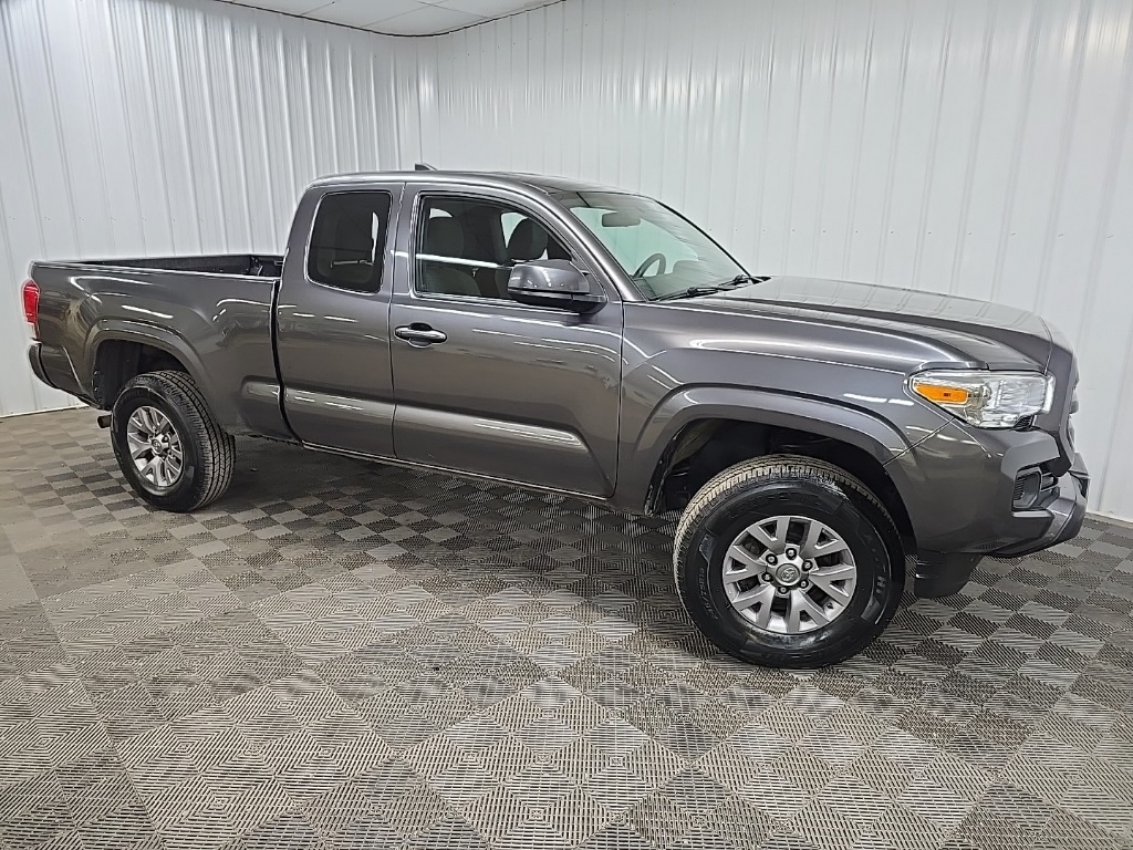 2017 Toyota Tacoma SR