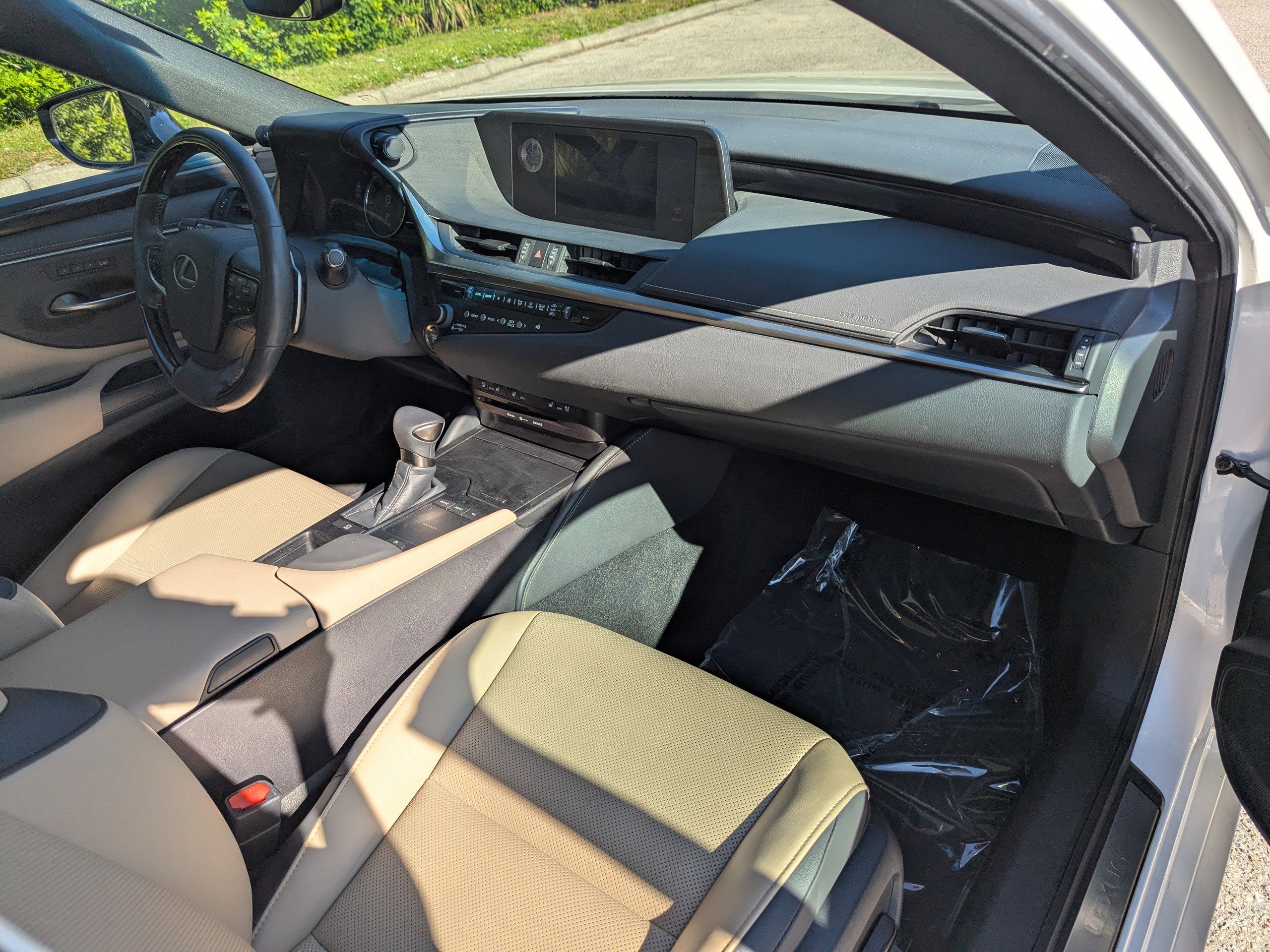 2020 Lexus ES 350 Premium photo 10