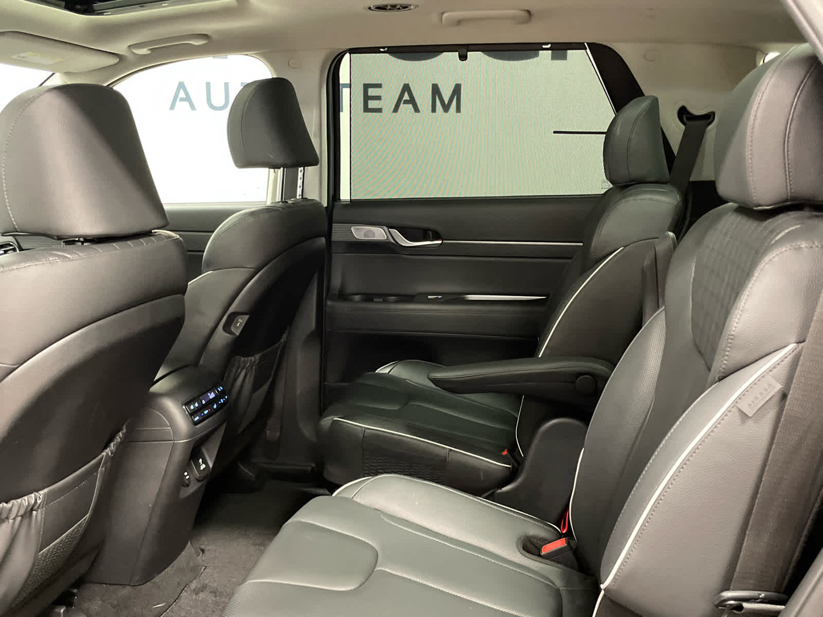 2024 Hyundai Palisade Limited photo 19