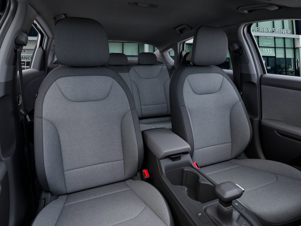 2025 Kia K4 LXS photo 13