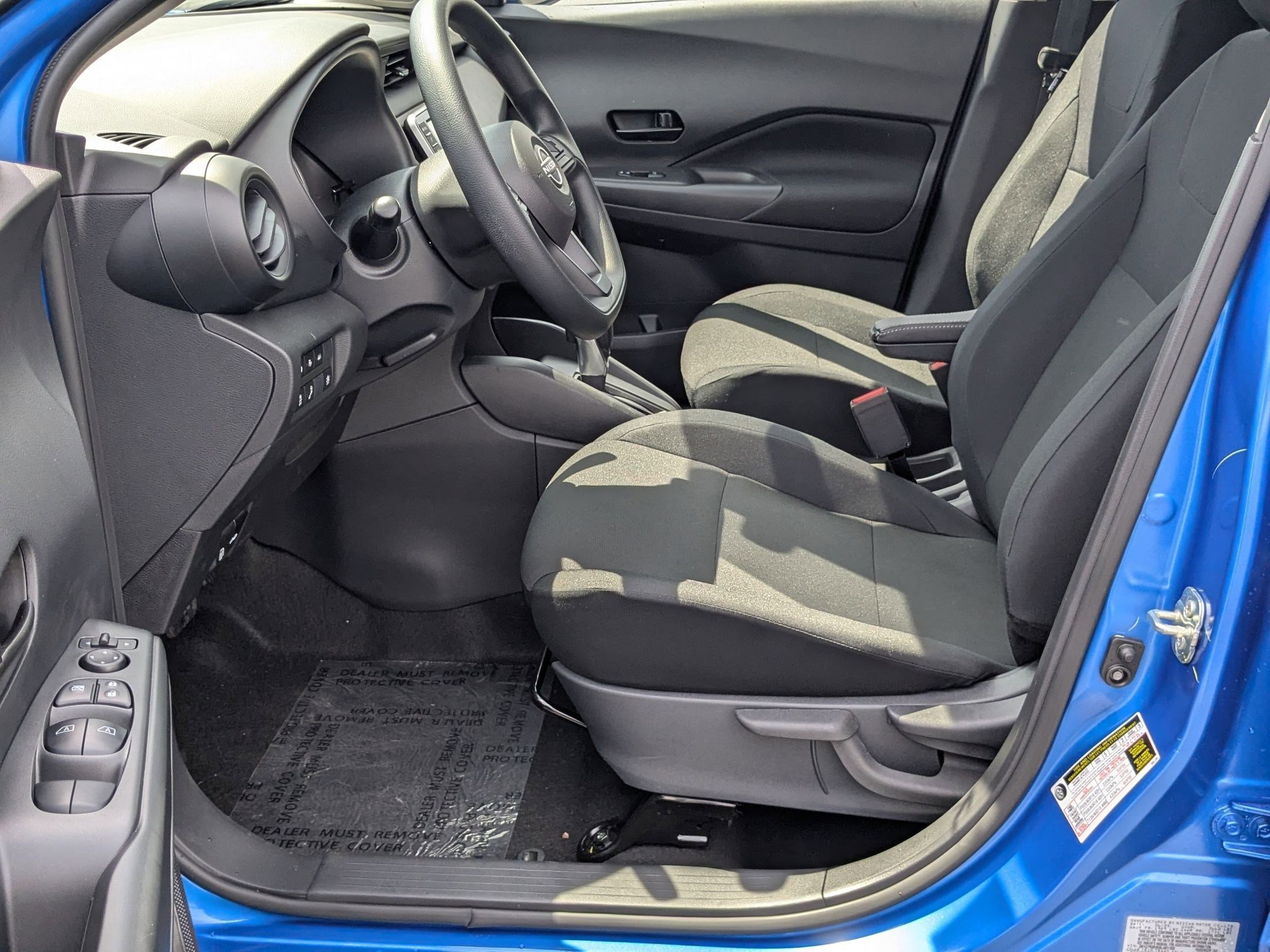 2025 Nissan Kicks Play S photo 10