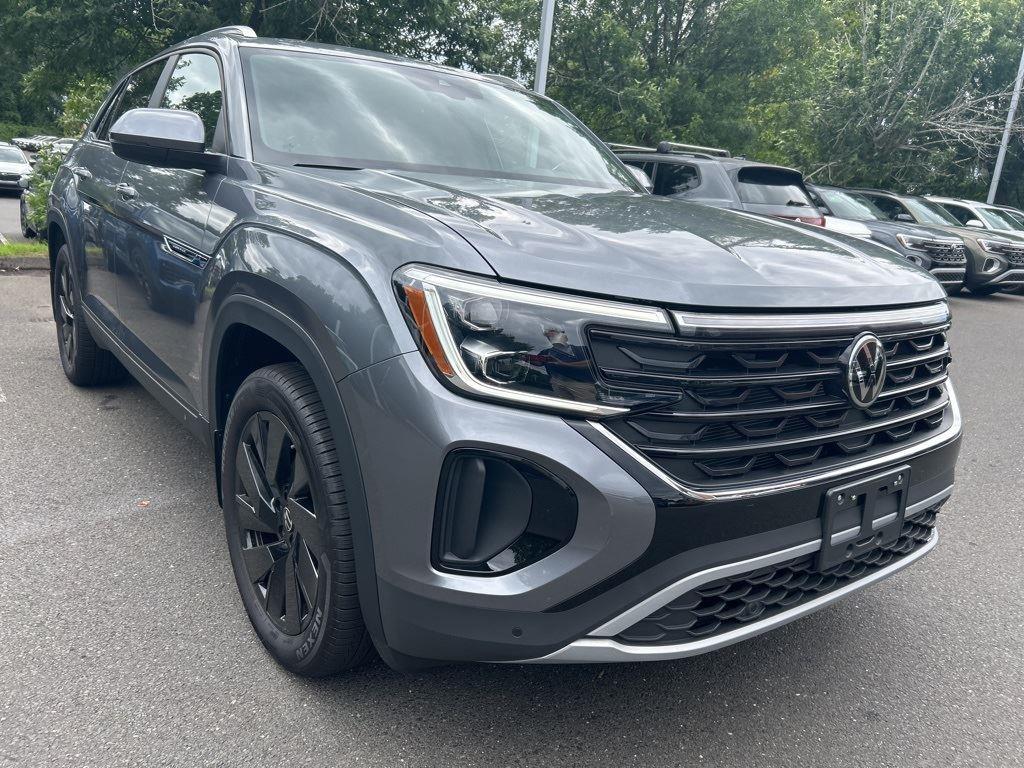 2025 Volkswagen Atlas Cross Sport SE Technology photo 6