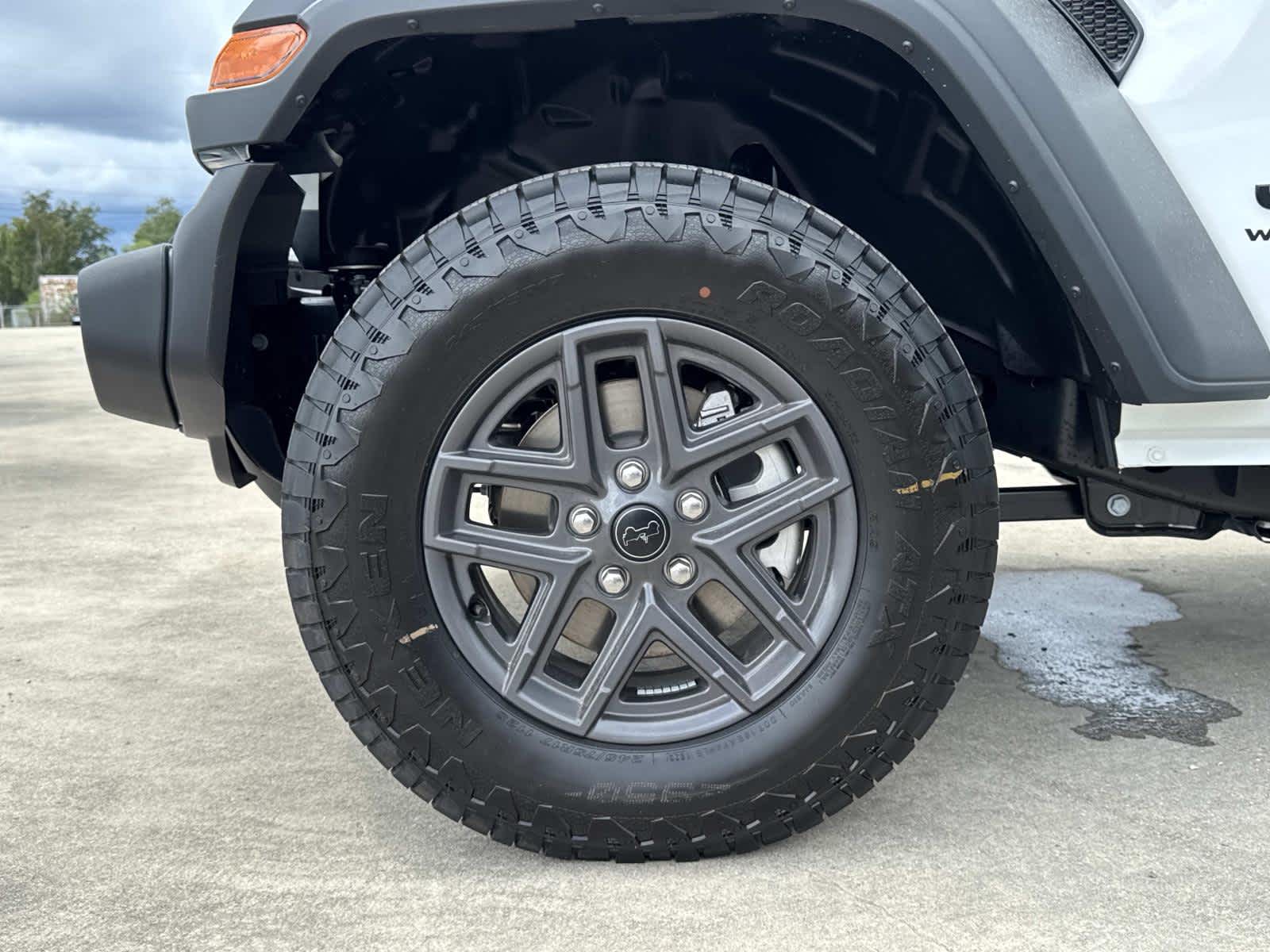 2025 Jeep Wrangler Sport S photo 4