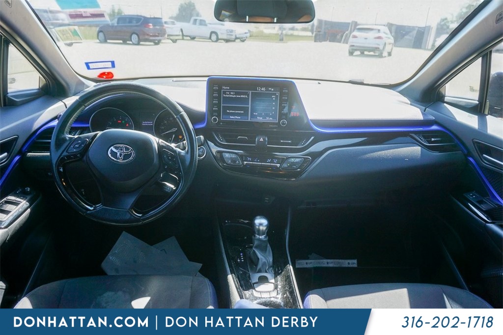 2021 Toyota C-HR XLE photo 11