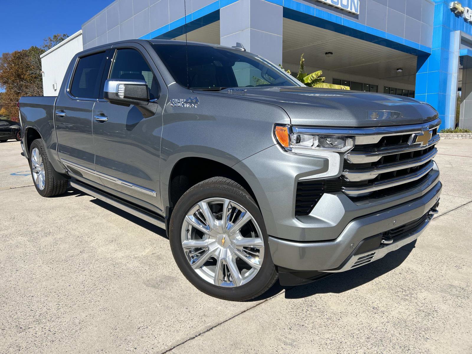 2026 Chevrolet Silverado 1500 High Country photo 2